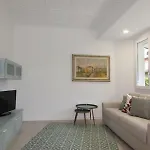 Modern With Garden In Lignano 别墅