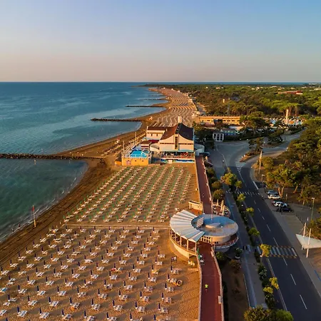 Modern With Garden In Lignano